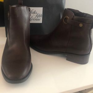Brand New/Never Worn Ann Taylor Chelsea Booties